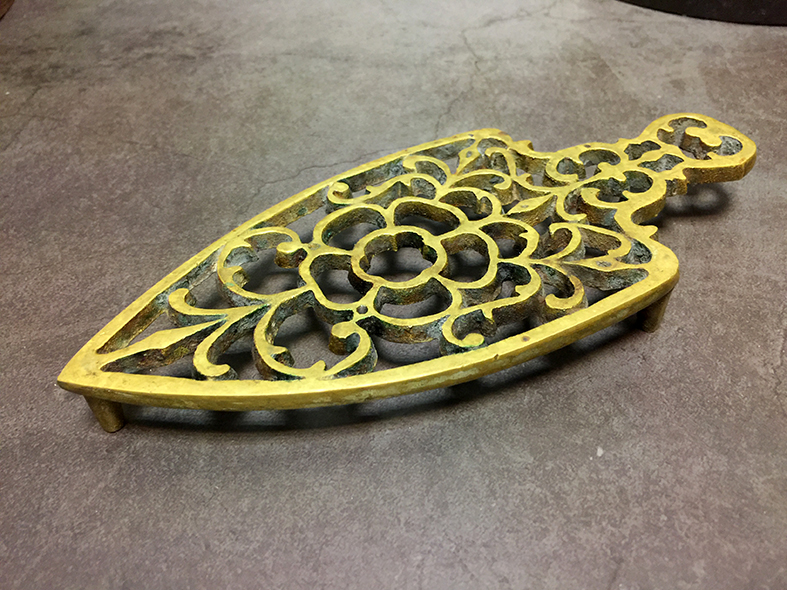 【🇬🇧 英國・手工黃銅花飾熨斗架・維多利亞風格】