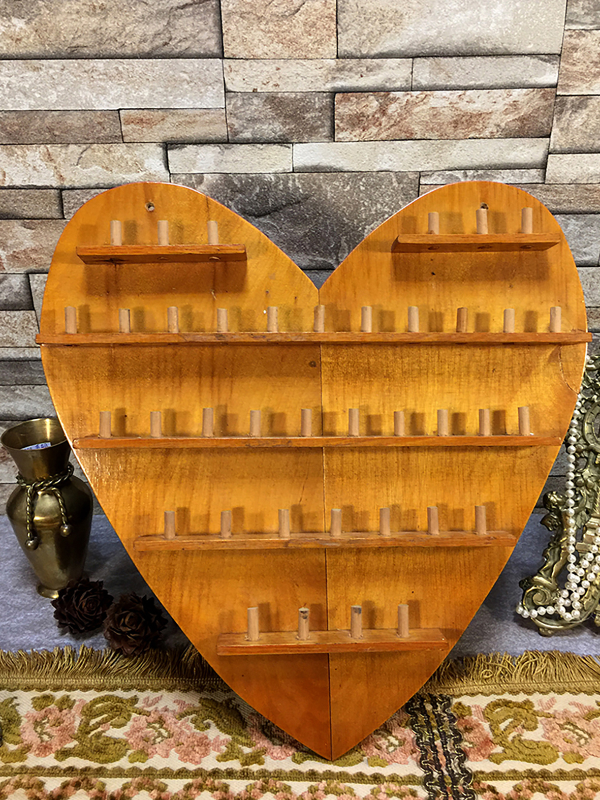 【🇬🇧 英國・手工實木愛心造型頂針收藏架・鄉村風格】