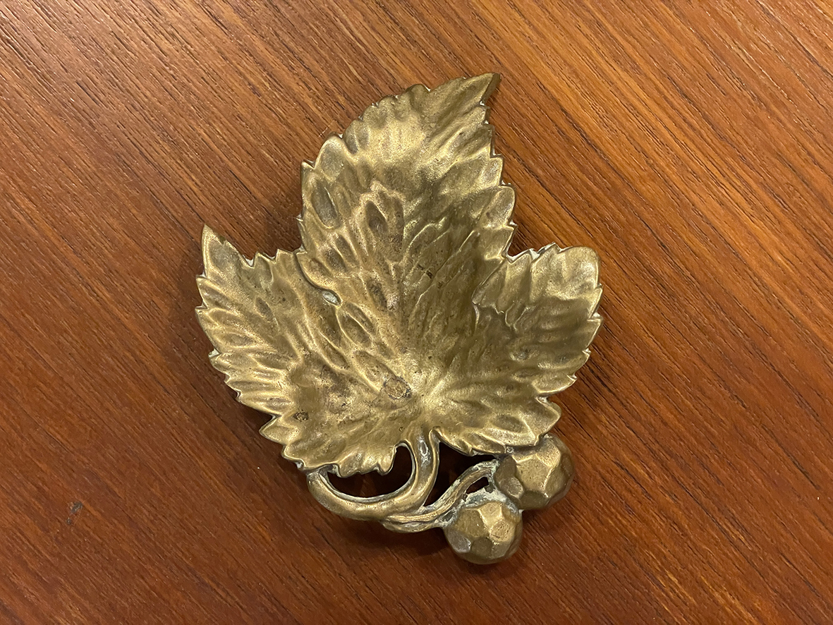 【🇬🇧 英國・手工厚實黃銅雕塑葉子盤・古典風格】