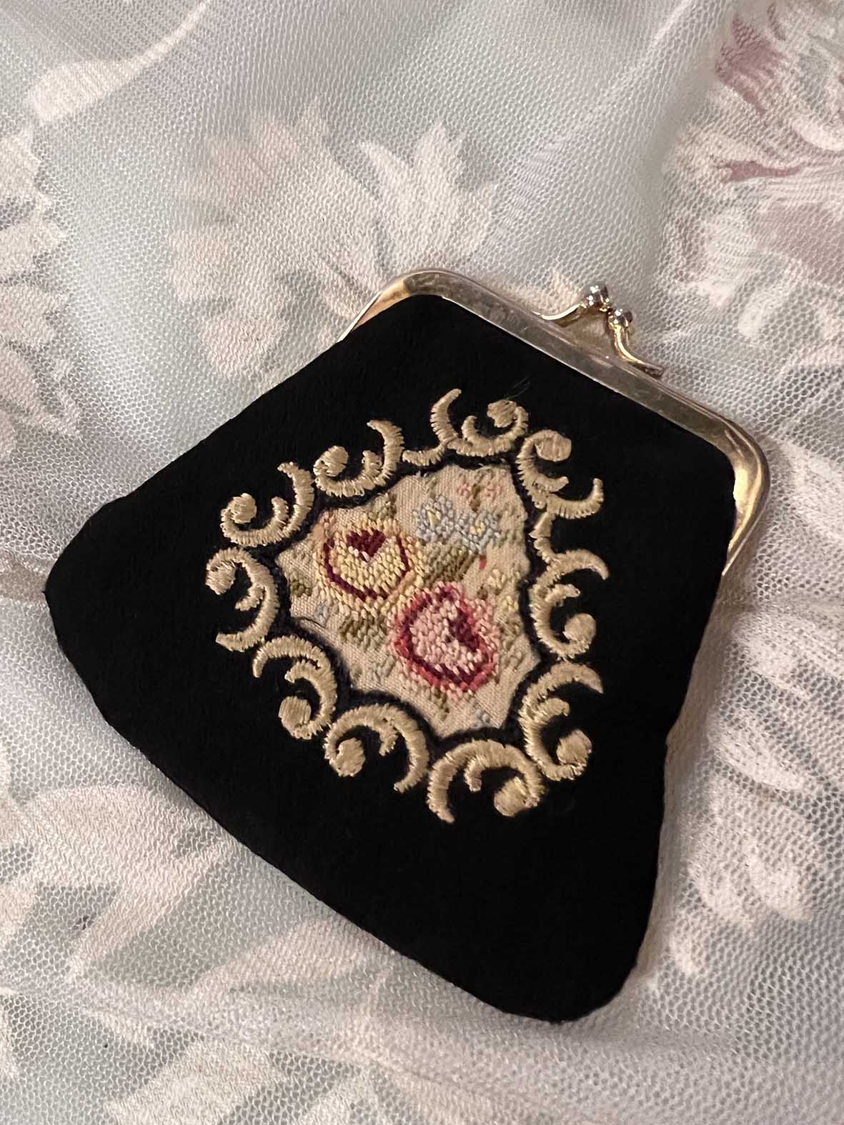 【🇬🇧 英國・手工刺繡小錢包・維多利亞古典風】