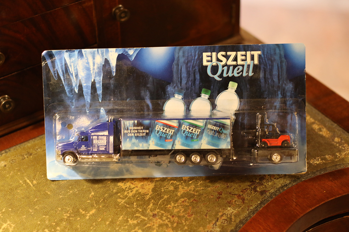 【🇩🇪 德國・EISZEIT礦泉水廣告老拖車模型・品牌紀念款】