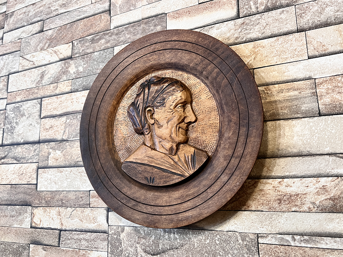 【🇫🇷 法國・手工浮雕人物掛盤・寫實風格】