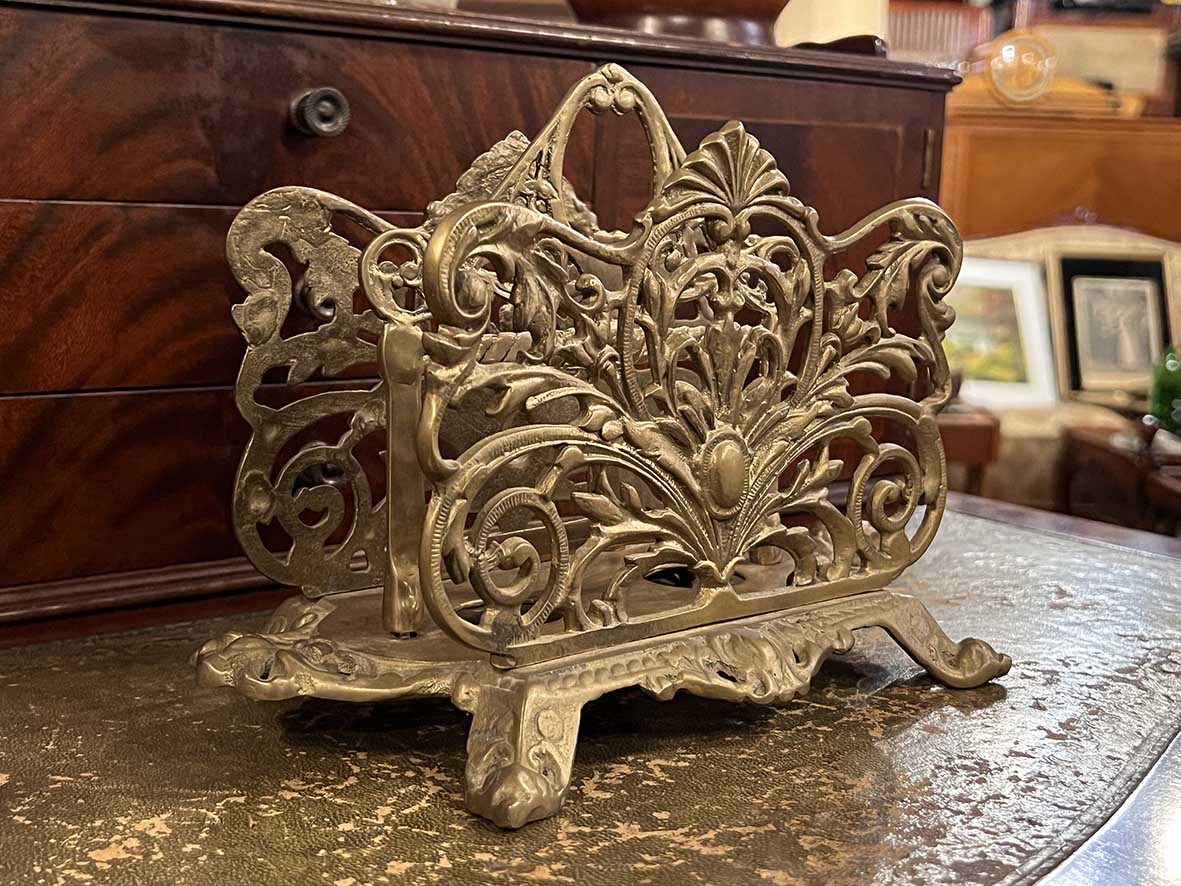 【🇫🇷 法國・Art Nouveau 花草浮雕信件架・百年古董實心黃銅】
