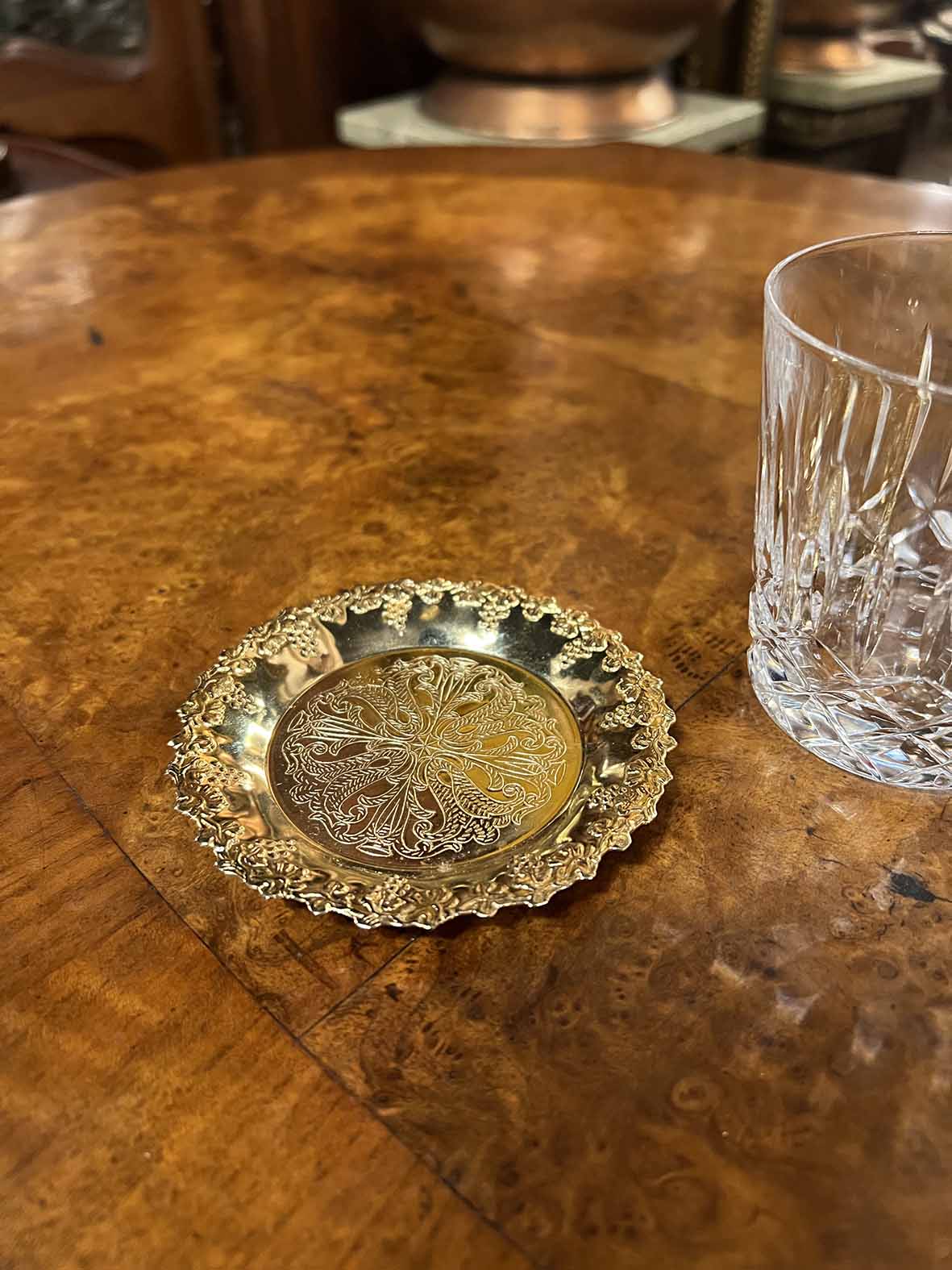 【🇫🇷 法國・鍍金浮雕刻花杯墊・古典餐桌優雅生活選物】