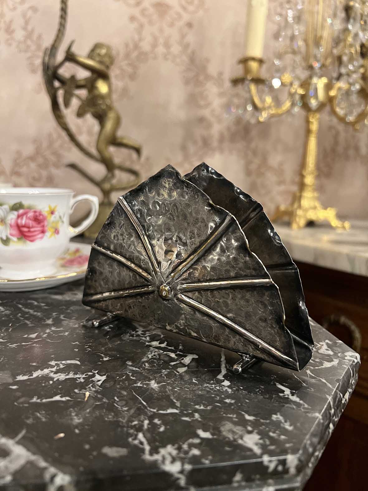 【🇳🇱 荷蘭・手工鍛敲扇形鍍銀信件架・Art Deco 風格】
