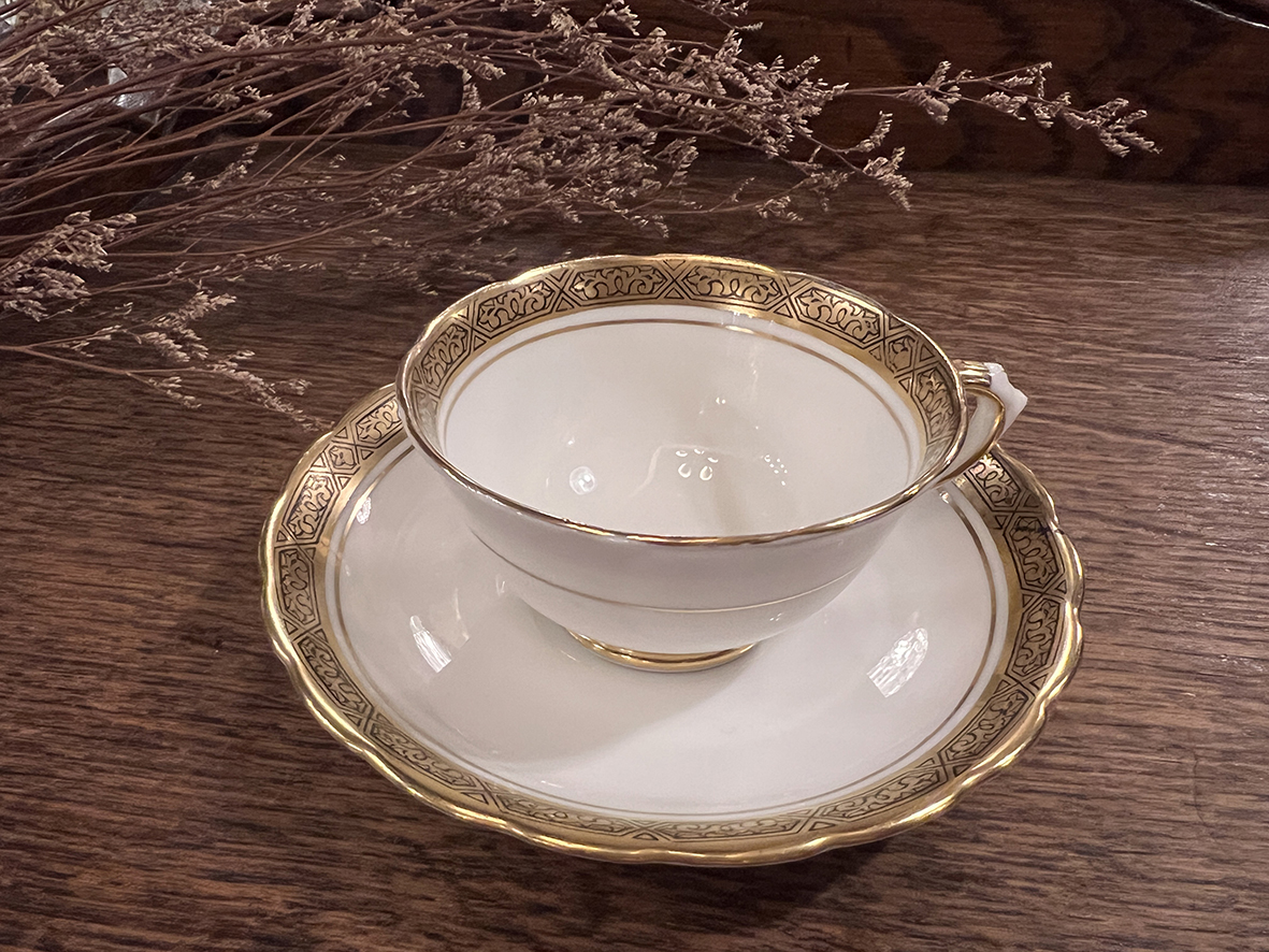 【🇬🇧 英國・Royal Tuscan 金邊骨瓷杯盤組・古典宮廷風格】