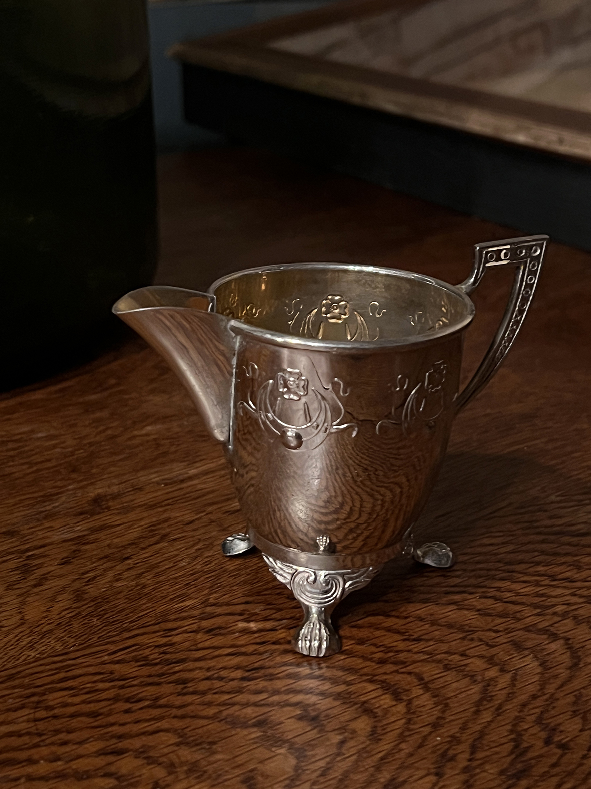 【🇩🇰 丹麥・鍍銀牛奶壺・浮雕獸足設計】