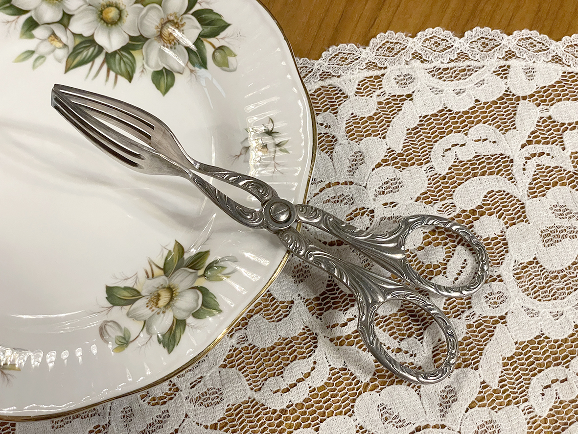 【🇩🇪 德國・雙面浮雕鍍銀甜點夾・巴洛克風格】