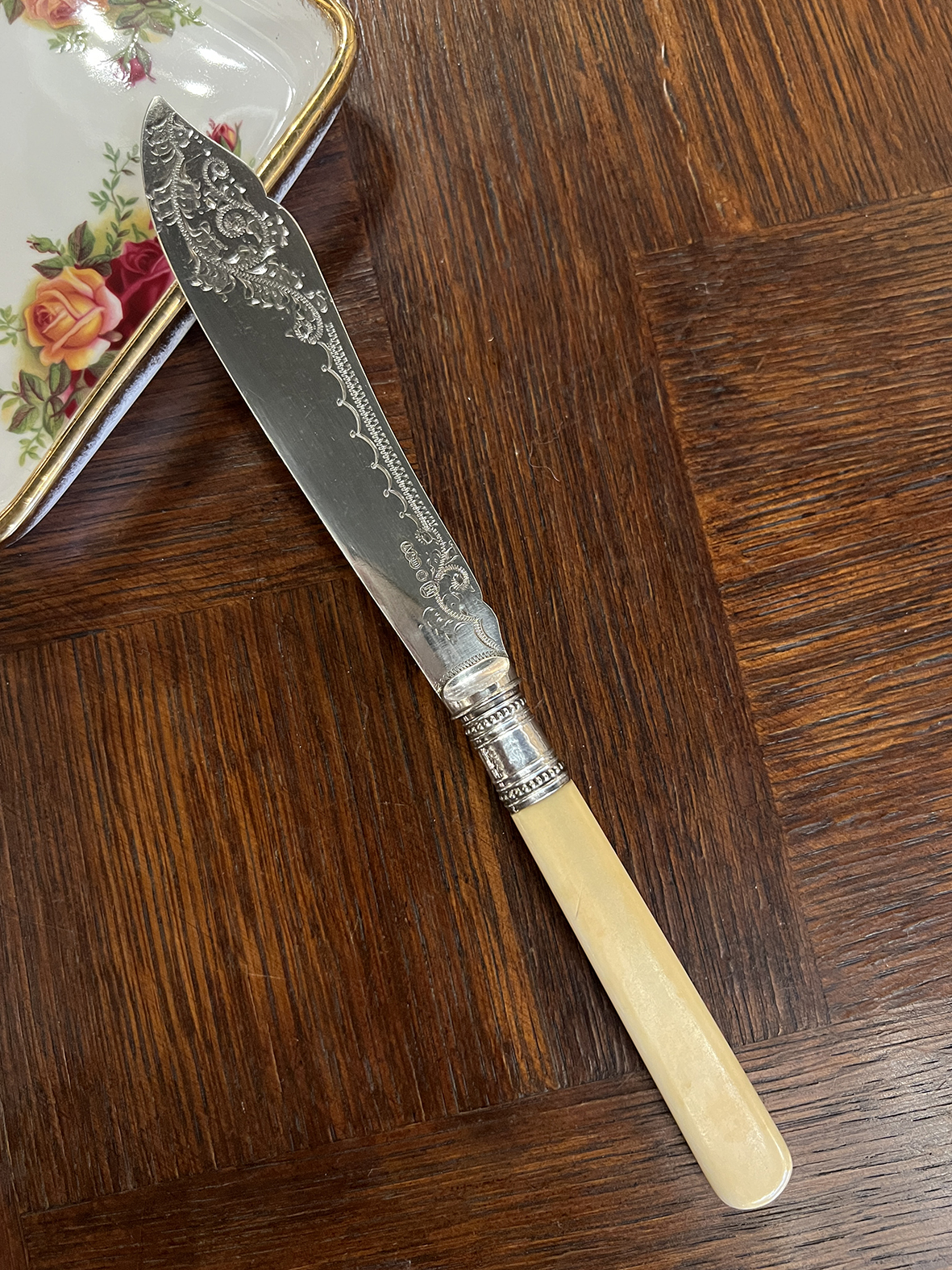 【🇬🇧 英國・鍍銀刻花奶油刀・維多利亞復古風】