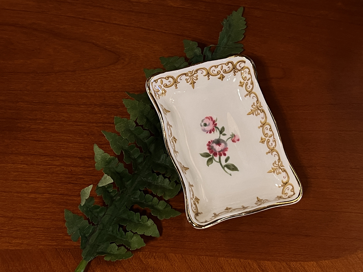 【🇬🇧 英國・Crown Staffordshire 骨瓷茶包碟・古典花卉風格】