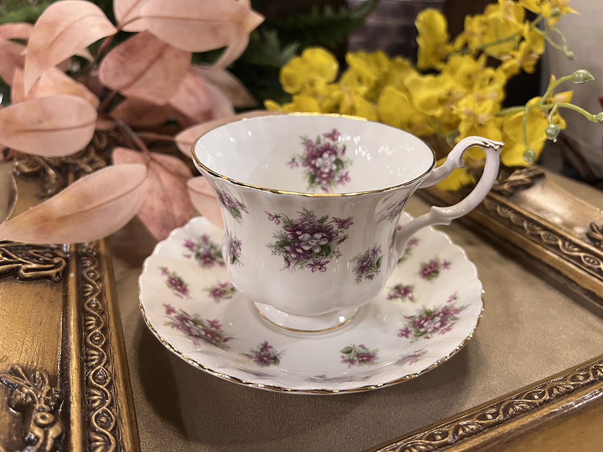 【🇬🇧 英國・Royal Albert／Sweet Violets・骨瓷茶杯碟組】