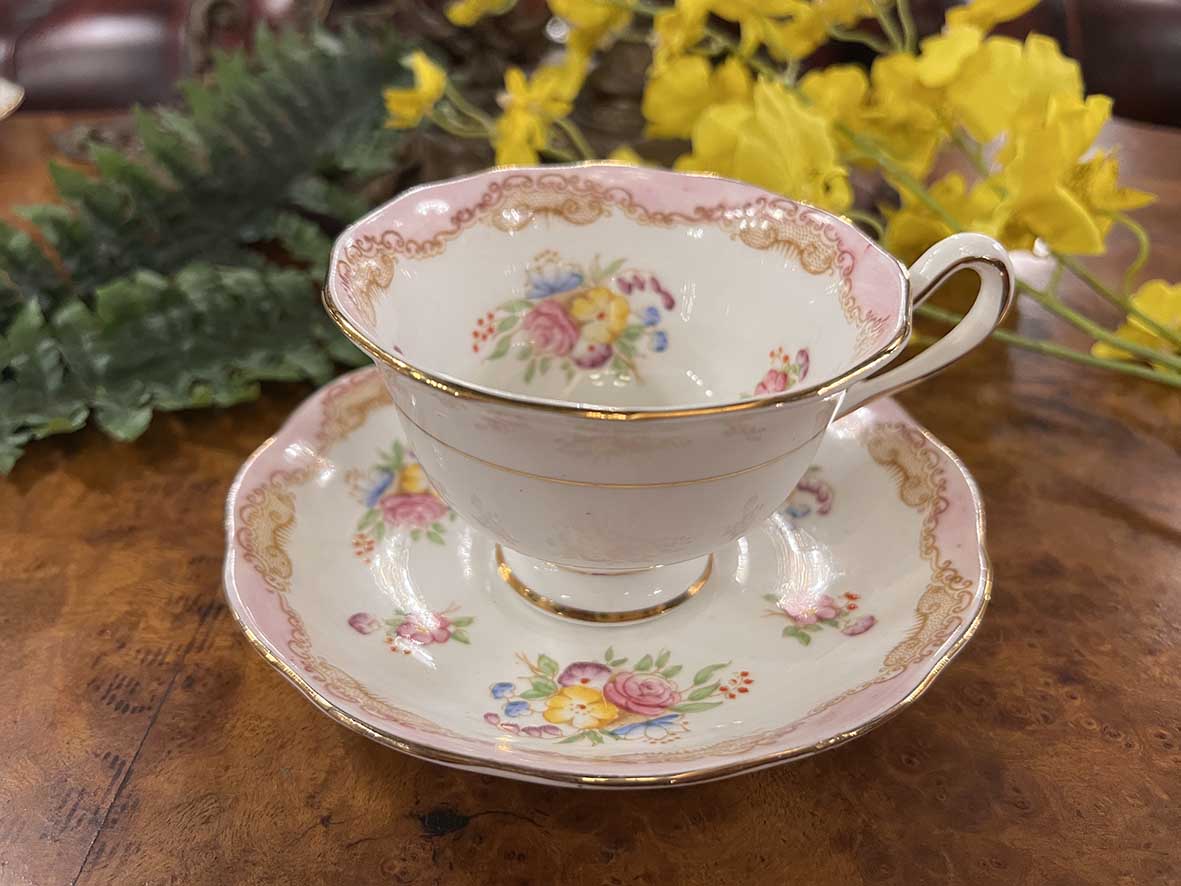 【🇬🇧 英國・Royal Albert／Pink Bouquet・經典花束寬口茶杯碟組】