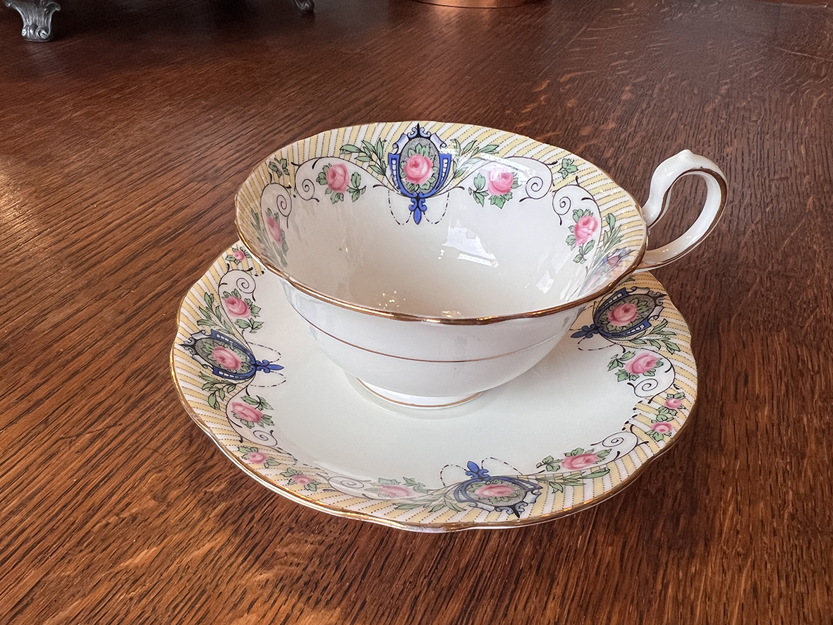 【🇬🇧 英國 Aynsley 百年古董 × 手繪玫瑰骨瓷杯碟組】