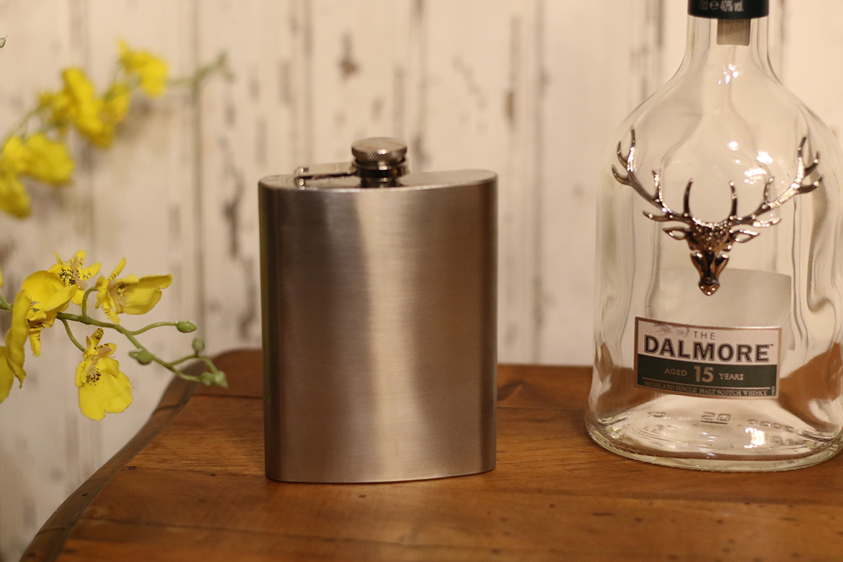 【🇩🇪 德國・拉絲不鏽鋼隨身酒壺・現代極簡風】