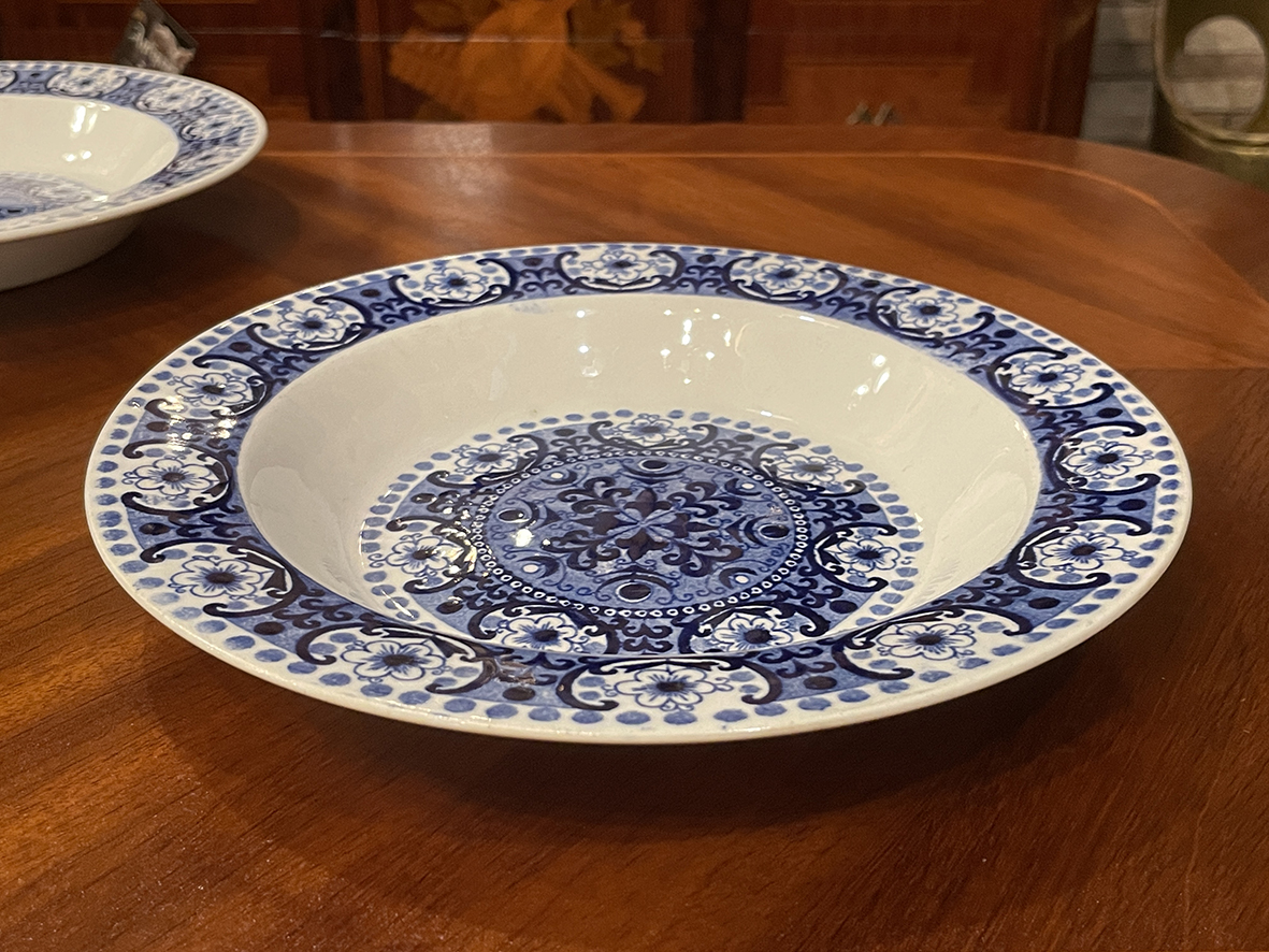 【🇫🇮 芬蘭・Arabia Ali Blue 系列・手繪藍花卉裝飾大深盤/沙拉盤】